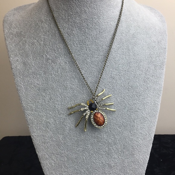 Fabulous spider rhinestone pendant necklace - Picture 4 of 6